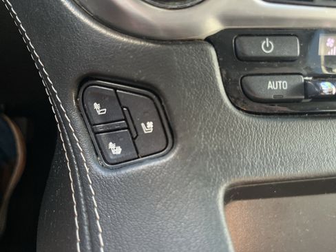 Used 2018 GMC Yukon XL SLT w/ Premium Edition AWD/4WD image 23