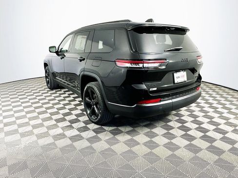 Certified 2025 Jeep Grand Cherokee L Limited w/ Luxury Tech Group II image 8