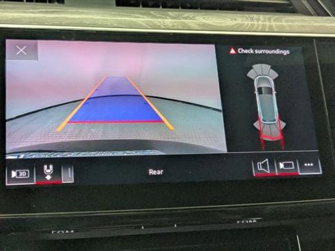 Used 2022 Audi e-tron Premium w/ Convenience Plus Package image 34