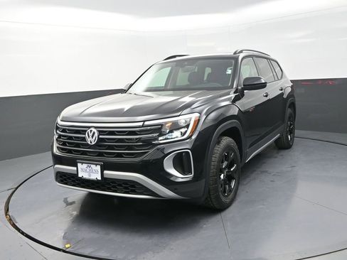 New 2026 Volkswagen Atlas Peak Edition AWD/4WD image 4