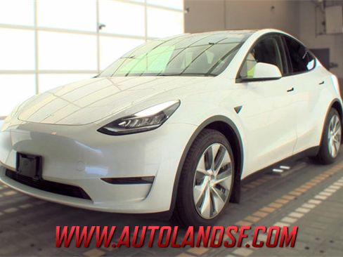Used 2023 Tesla Model Y Long Range AWD/4WD image 1