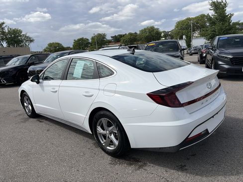 Used 2023 Hyundai Sonata SE FWD image 7