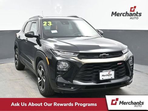 Used 2023 Chevrolet TrailBlazer RS w/ Sun and Liftgate Package FWD image 1