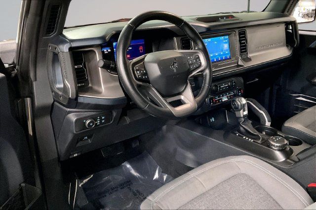 Used 2022 Ford Bronco Outer Banks AWD/4WD image 14