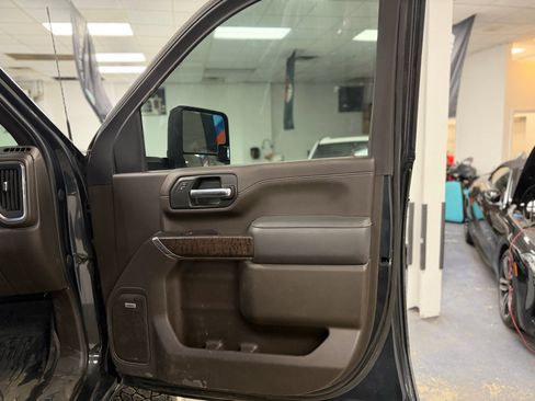 Used 2022 GMC Sierra 3500 Denali image 34