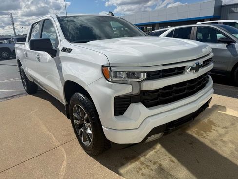 Used 2024 Chevrolet Silverado 1500 RST w/ Z71 Off-Road Package AWD/4WD image 3