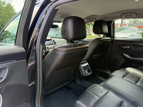 Used 2019 Chevrolet Impala Premier FWD image 13