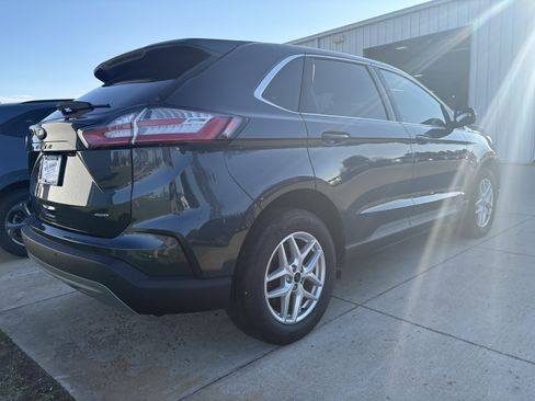 Used 2024 Ford Edge SEL w/ Convenience Package image 3