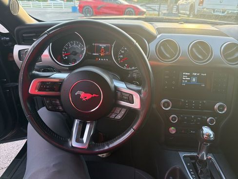 Used 2021 Ford Mustang GT RWD image 12