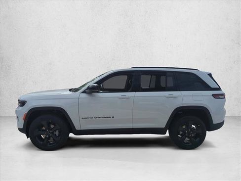 New 2025 Jeep Grand Cherokee Limited image 5