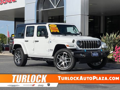 Used 2024 Jeep Wrangler Unlimited AWD/4WD image 1