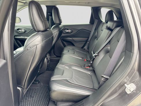 Used 2022 Jeep Cherokee Trailhawk w/ Trailhawk Elite Value Package AWD/4WD image 5