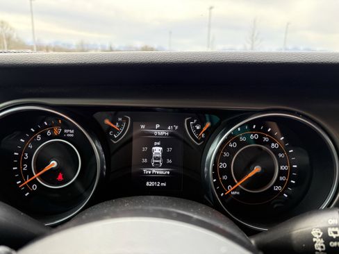 Used 2018 Jeep Wrangler Unlimited Sport S image 14