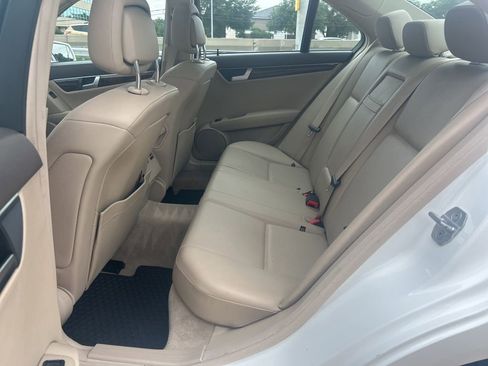 Used 2013 Mercedes-Benz C 250 Sedan image 14