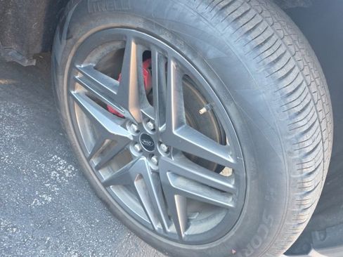 Used 2025 Ford Explorer ST-Line w/ ST-Line Street Pack image 4