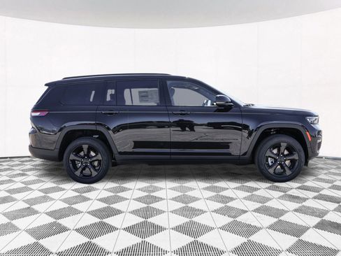New 2025 Jeep Grand Cherokee L Limited w/ Black Appearance Package image 9