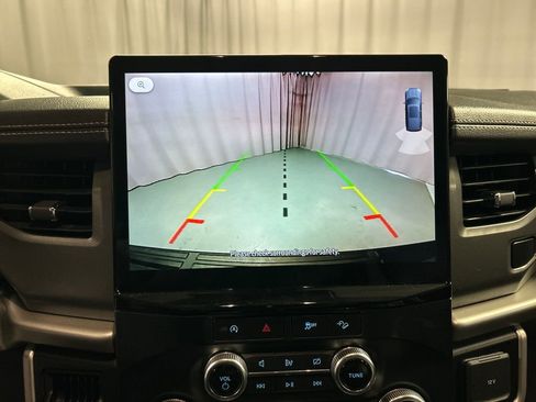 Used 2024 Ford Expedition Max XLT image 18