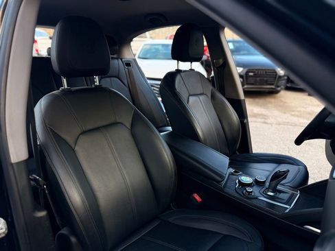 Used 2019 Alfa Romeo Stelvio image 32