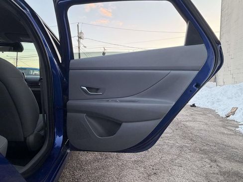 Used 2021 Hyundai Elantra SEL image 15