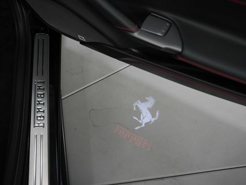 Used 2017 Ferrari 488 GTB RWD image 33