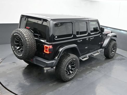 Used 2018 Jeep Wrangler Unlimited Rubicon w/ Dual Top Group AWD/4WD image 43
