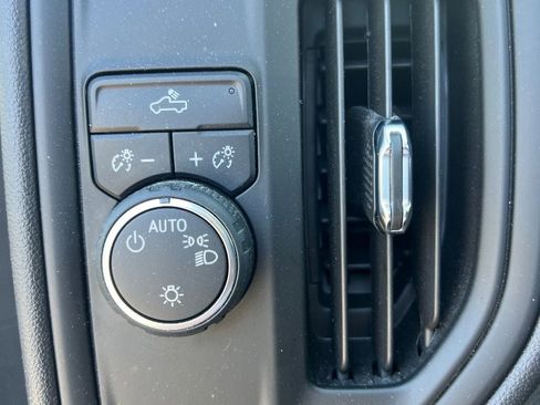 Used 2025 Chevrolet Silverado 1500 W/T image 16