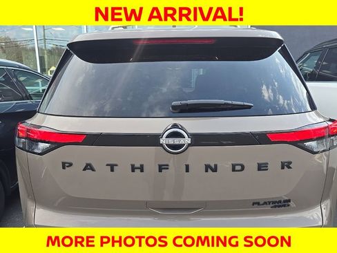 Used 2023 Nissan Pathfinder Platinum image 5