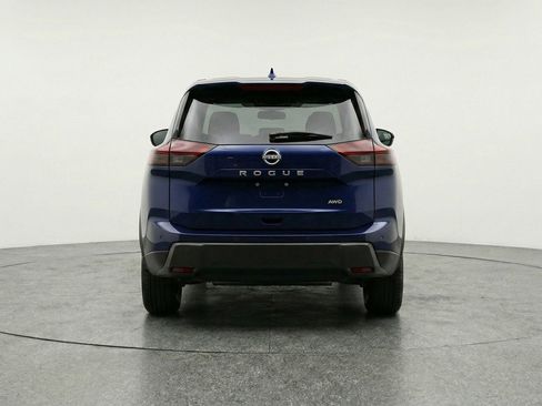 Used 2025 Nissan Rogue SV image 7
