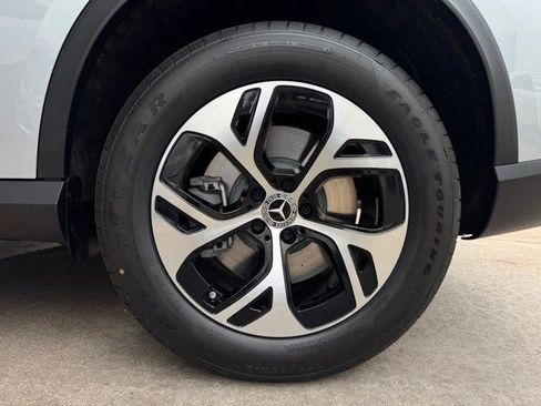 New 2025 Mercedes-Benz GLC 350e 4MATIC image 22