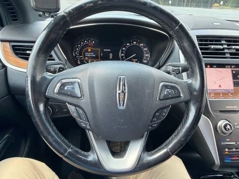 Used 2019 Lincoln MKC Reserve AWD/4WD image 3
