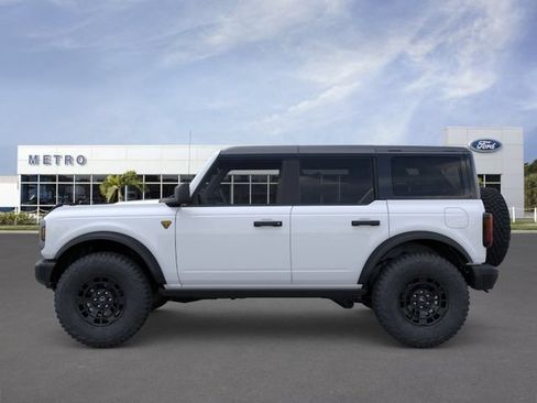 New 2026 Ford Bronco Badlands w/ Sasquatch Package AWD/4WD image 3
