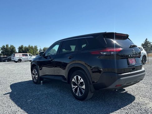 Used 2023 Nissan Rogue SV FWD image 7