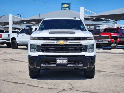 Used 2025 Chevrolet Silverado 2500 Custom w/ Custom Value Package image 2