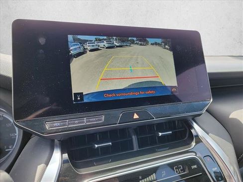 Used 2023 Toyota Venza XLE AWD/4WD image 20