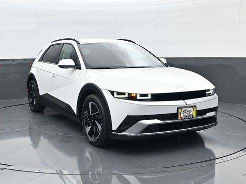 New 2025 Hyundai Ioniq 5 SEL image 3