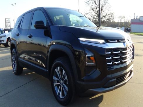 Used 2025 Chevrolet Equinox LT image 3