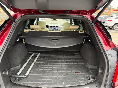 Used 2017 Cadillac XT5 Luxury w/ Driver Awareness Package image 14