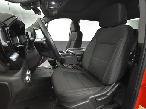 Used 2024 GMC Sierra 2500 SLE image 25