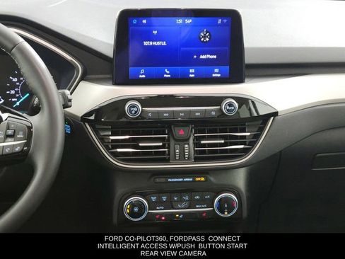 Certified 2022 Ford Escape SE w/ Cold Weather Package image 21