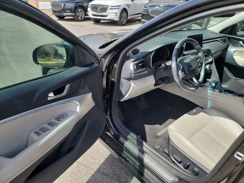 Used 2019 Genesis G70 2.0T Advanced RWD image 9
