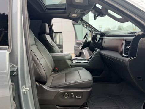 Used 2024 GMC Sierra 2500 Denali w/ Denali Reserve Package image 19