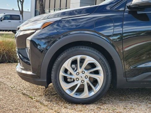 New 2027 Chevrolet Bolt LT w/ Comfort Package FWD image 7