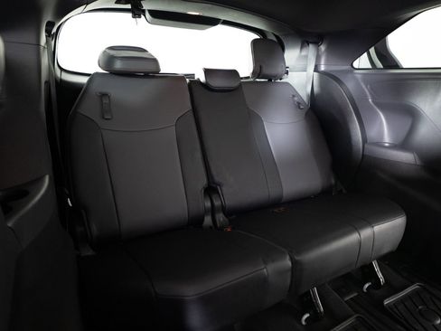Used 2022 Toyota Sienna XSE AWD/4WD image 21