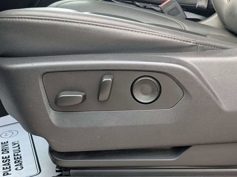 Used 2025 GMC Sierra 1500 SLT AWD/4WD image 19
