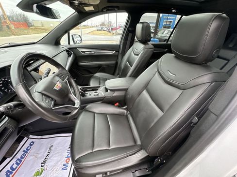 Used 2024 Cadillac XT6 Luxury w/ LPO, Floor Liner Package AWD/4WD image 11