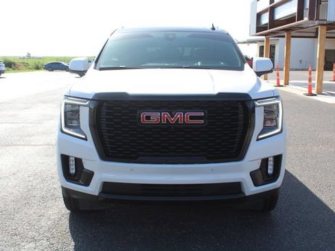 Used 2021 GMC Yukon Denali w/ Denali Premium Package AWD/4WD image 11