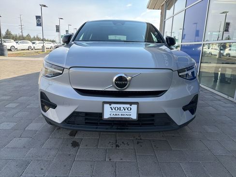 Used 2023 Volvo C40 Recharge Core w/ Climate Package AWD/4WD image 3
