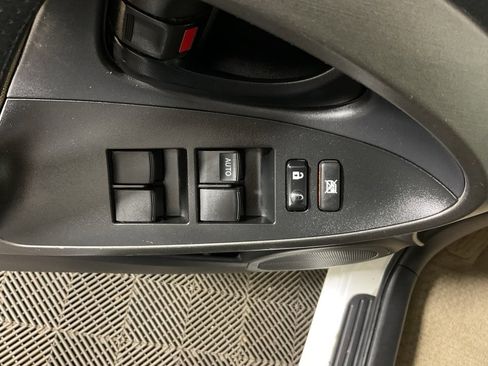 Used 2011 Toyota RAV4 4WD image 13