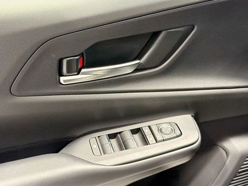 New 2026 Toyota Prius Plug-In Hybrid FWD image 15