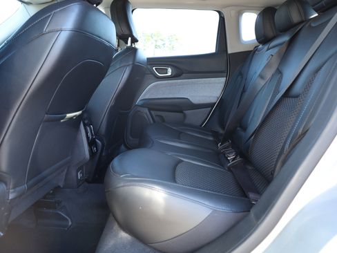 Used 2022 Jeep Compass Latitude image 17